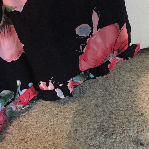 Floral Ruffle Romper - Picture 4 of 4